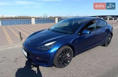 Седан Tesla Model 3 2021 в 
