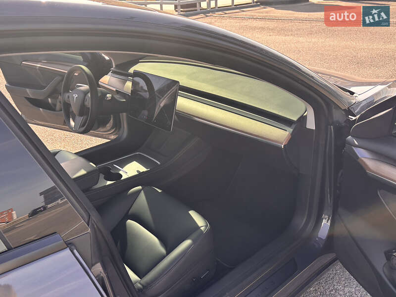 Седан Tesla Model 3 2021 в Днепре