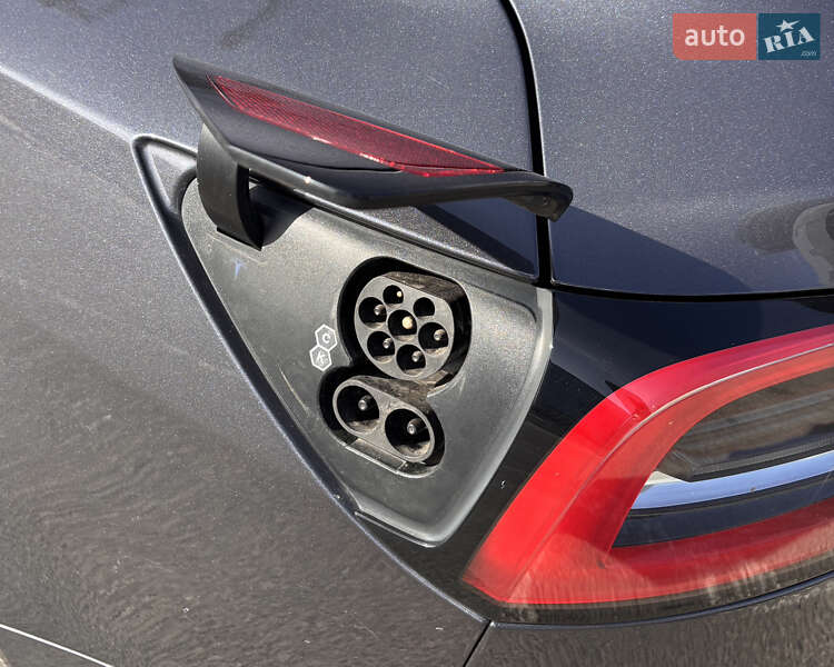 Седан Tesla Model 3 2021 в Днепре