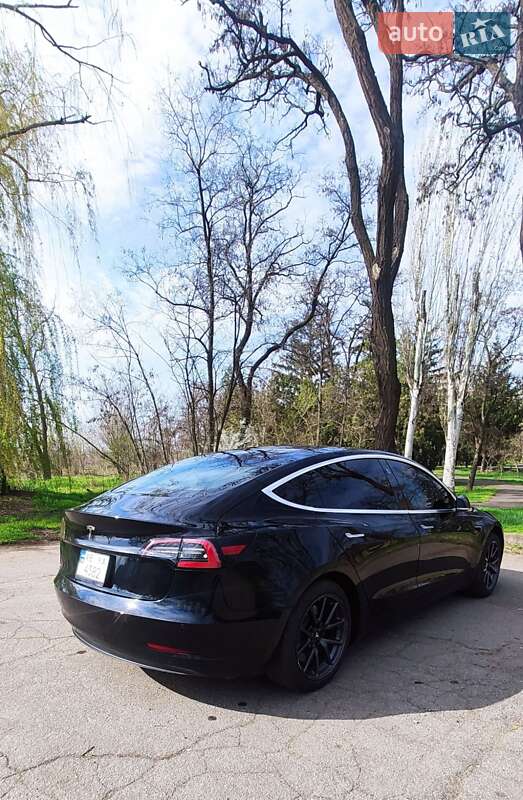 Седан Tesla Model 3 2019 в Кривом Роге