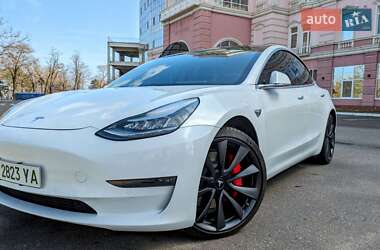 Седан Tesla Model 3 2020 в Одесі
