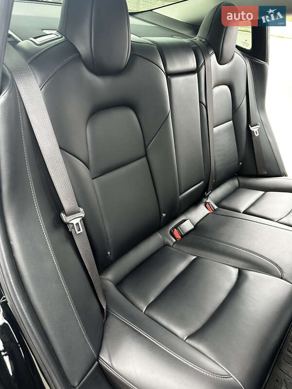 Седан Tesla Model 3 2018 в Харькове