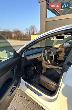 Седан Tesla Model 3 2019 в 