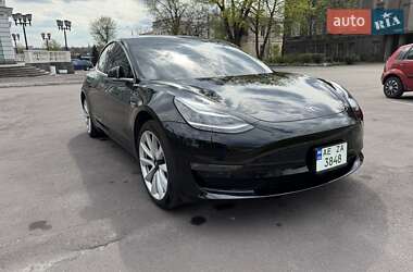 Седан Tesla Model 3 2018 в 