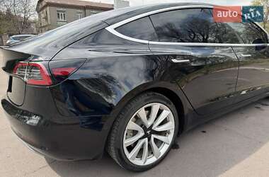 Седан Tesla Model 3 2018 в 