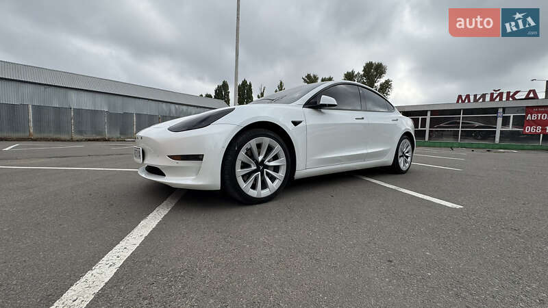 Седан Tesla Model 3 2021 в Одесі