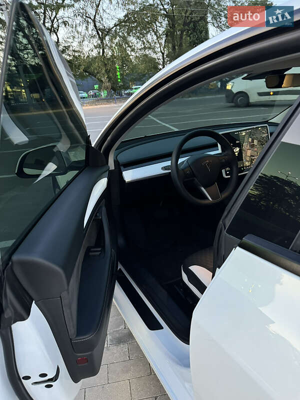 Седан Tesla Model 3 2021 в Одесі