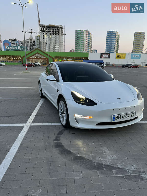 Седан Tesla Model 3 2021 в Одесі