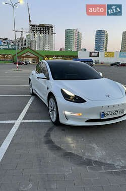 Седан Tesla Model 3 2021 в 