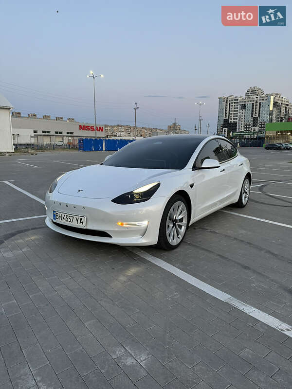 Седан Tesla Model 3 2021 в Одесі