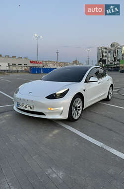 Седан Tesla Model 3 2021 в 