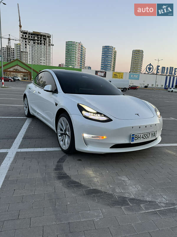 Седан Tesla Model 3 2021 в Одесі