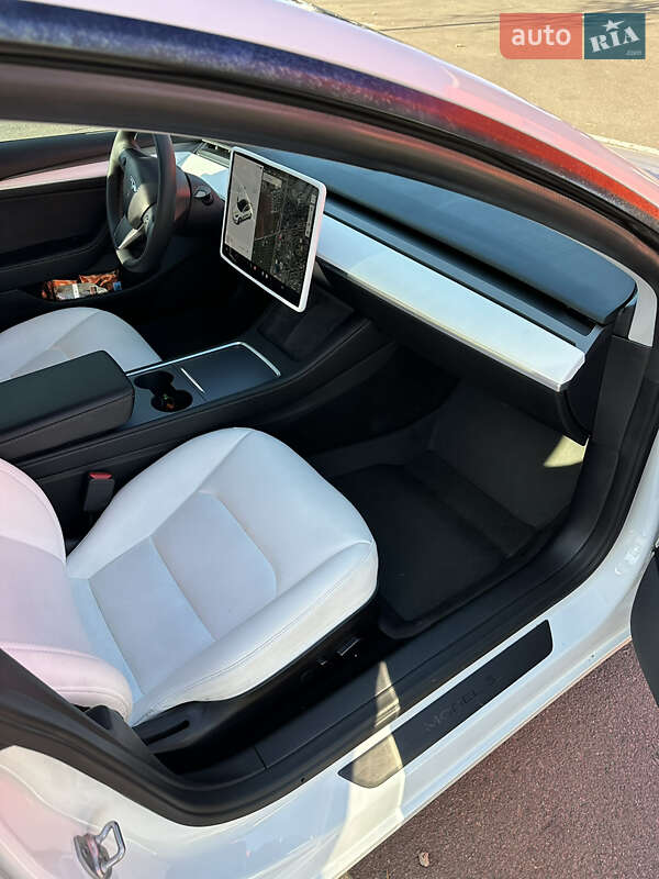 Седан Tesla Model 3 2021 в Одесі
