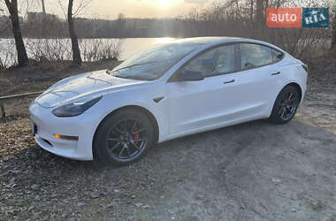 Седан Tesla Model 3 2021 в 
