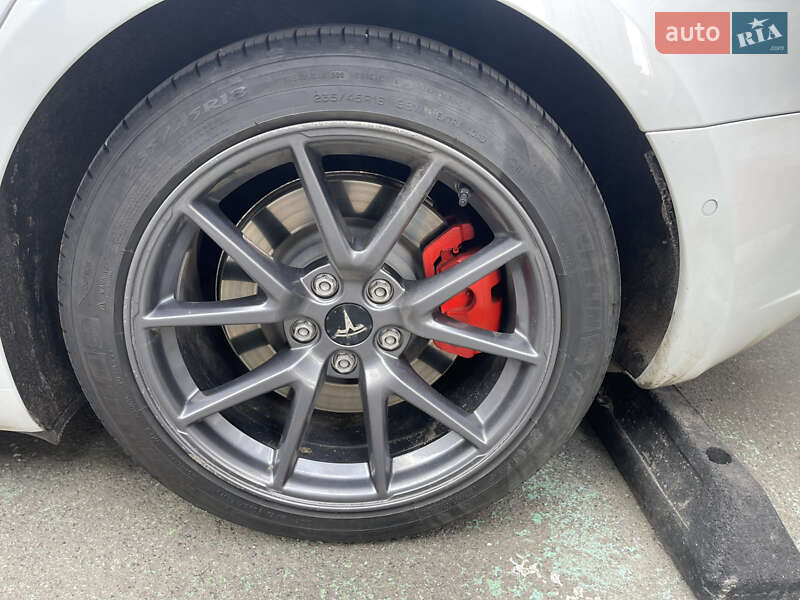Седан Tesla Model 3 2021 в Киеве