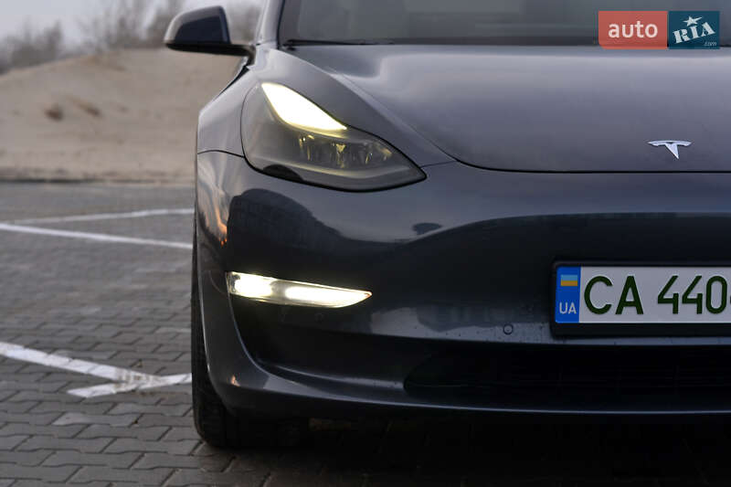 Седан Tesla Model 3 2022 в Черкассах