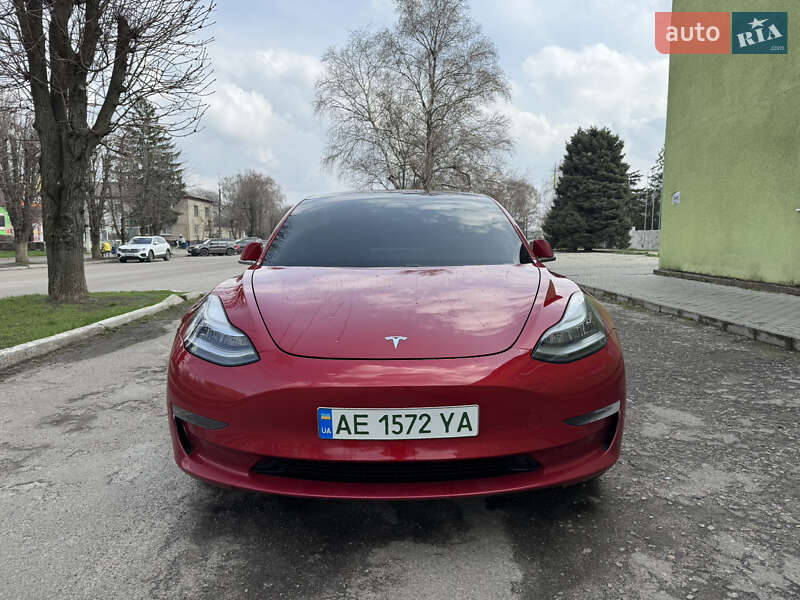Седан Tesla Model 3 2018 в Дніпрі