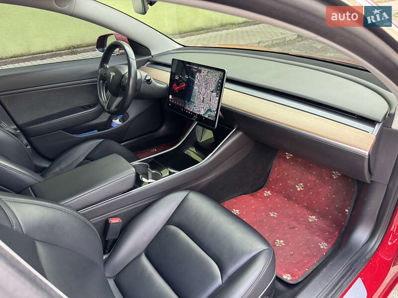Седан Tesla Model 3 2018 в Дніпрі