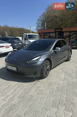 Седан Tesla Model 3 2020 в 