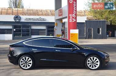 Седан Tesla Model 3 2018 в 