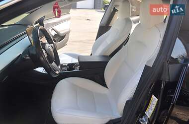Седан Tesla Model 3 2018 в 