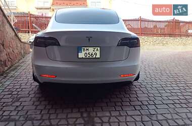 Седан Tesla Model 3 2021 в 