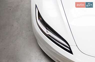 Седан Tesla Model 3 2024 в 