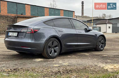 Седан Tesla Model 3 2021 в 