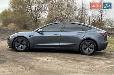 Седан Tesla Model 3 2021 в 