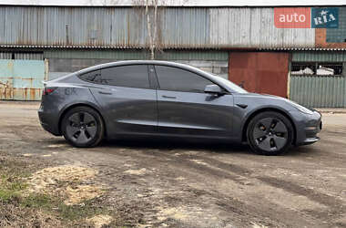 Седан Tesla Model 3 2021 в 