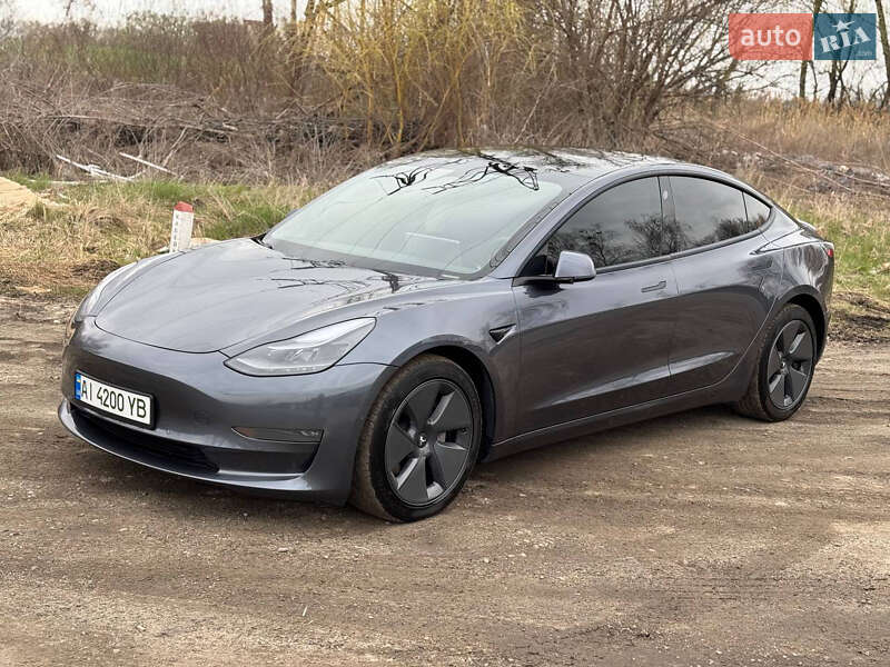 Седан Tesla Model 3 2021 в Буче