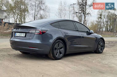 Седан Tesla Model 3 2021 в 