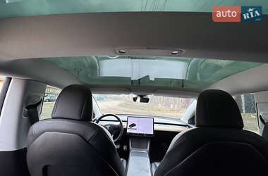 Седан Tesla Model 3 2021 в 