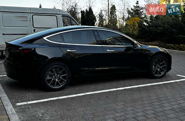Седан Tesla Model 3 2019 в 