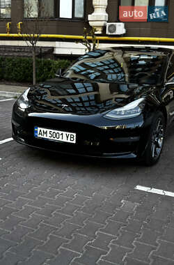 Седан Tesla Model 3 2019 в 