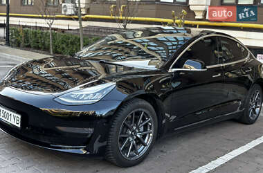 Седан Tesla Model 3 2019 в 