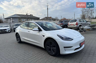 Седан Tesla Model 3 2023 в 