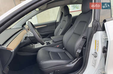 Седан Tesla Model 3 2023 в 