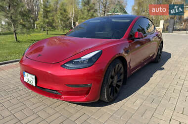 Седан Tesla Model 3 2021 в 
