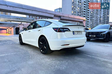 Седан Tesla Model 3 2021 в 