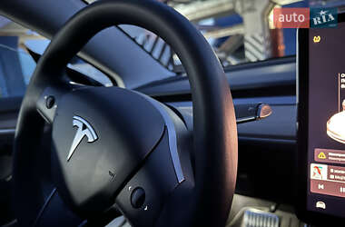 Седан Tesla Model 3 2021 в 