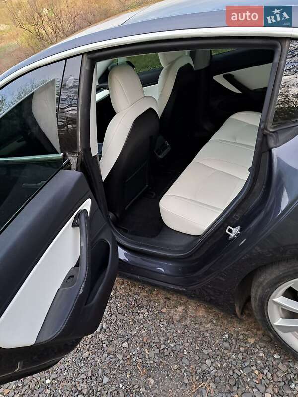 Седан Tesla Model 3 2018 в Харкові