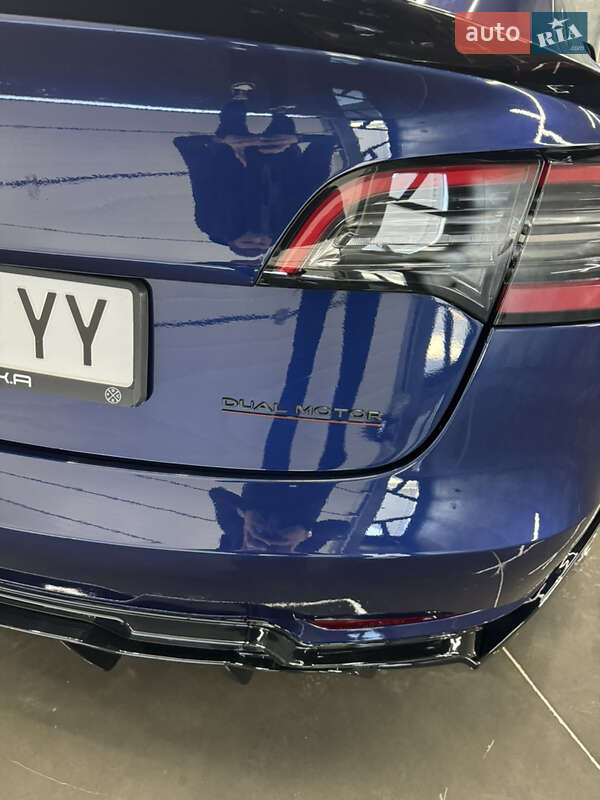 Седан Tesla Model 3 2023 в Білій Церкві