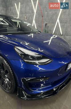 Седан Tesla Model 3 2023 в 