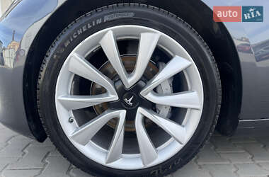 Седан Tesla Model 3 2018 в 
