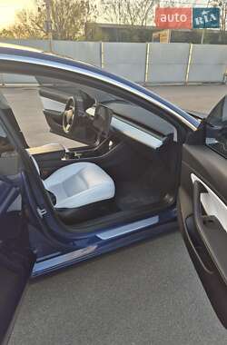 Седан Tesla Model 3 2019 в 