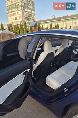 Седан Tesla Model 3 2019 в 