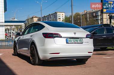 Седан Tesla Model 3 2019 в 
