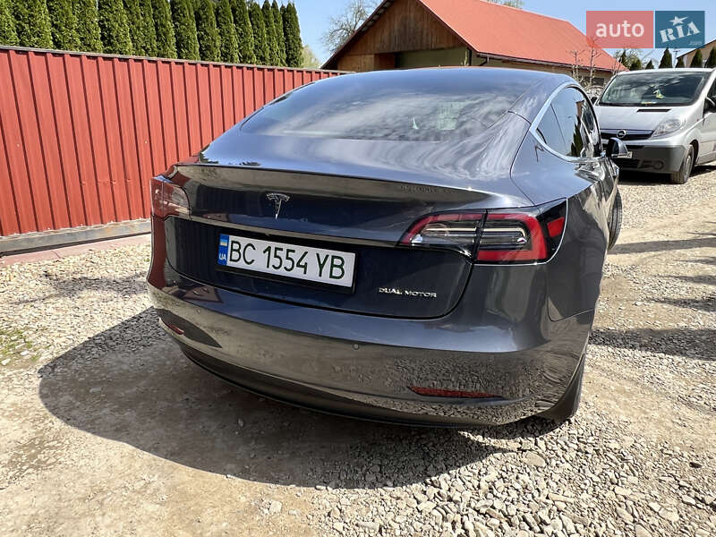 Седан Tesla Model 3 2018 в Самборе