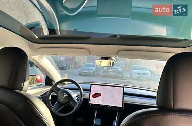 Седан Tesla Model 3 2019 в 